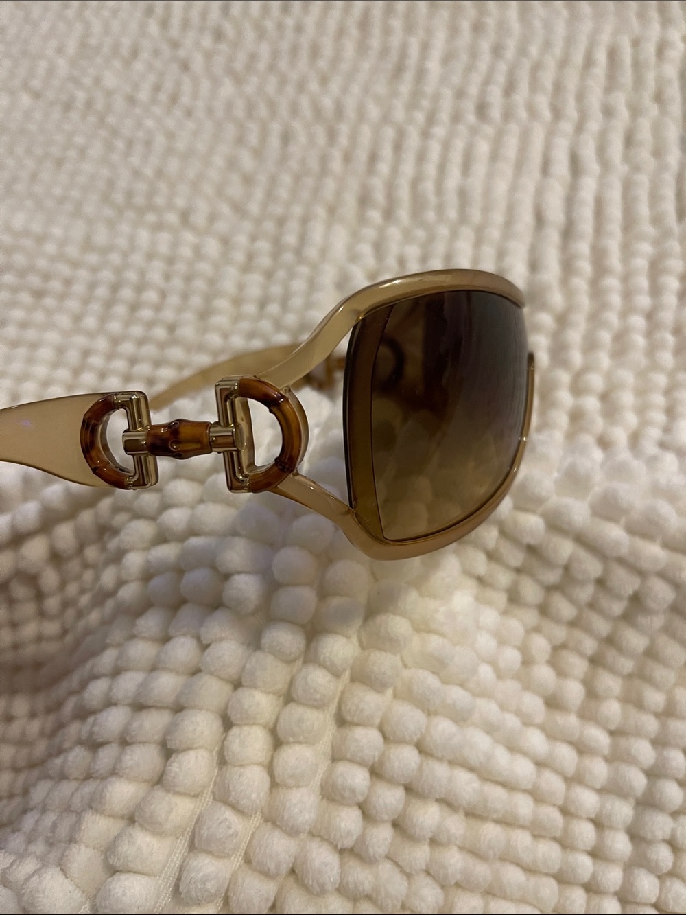 Gucci. Nude / Light Brown / Beige Oversized Women's Sunglasses - Picture 2 of 4